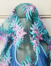 Laden Sie das Bild in den Galerie-Viewer, LUXE! Baby Pink And Light Green